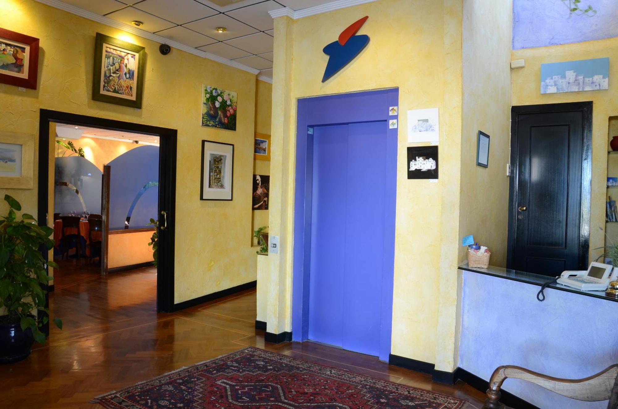 Hotel Tikar Garrucha Luaran gambar