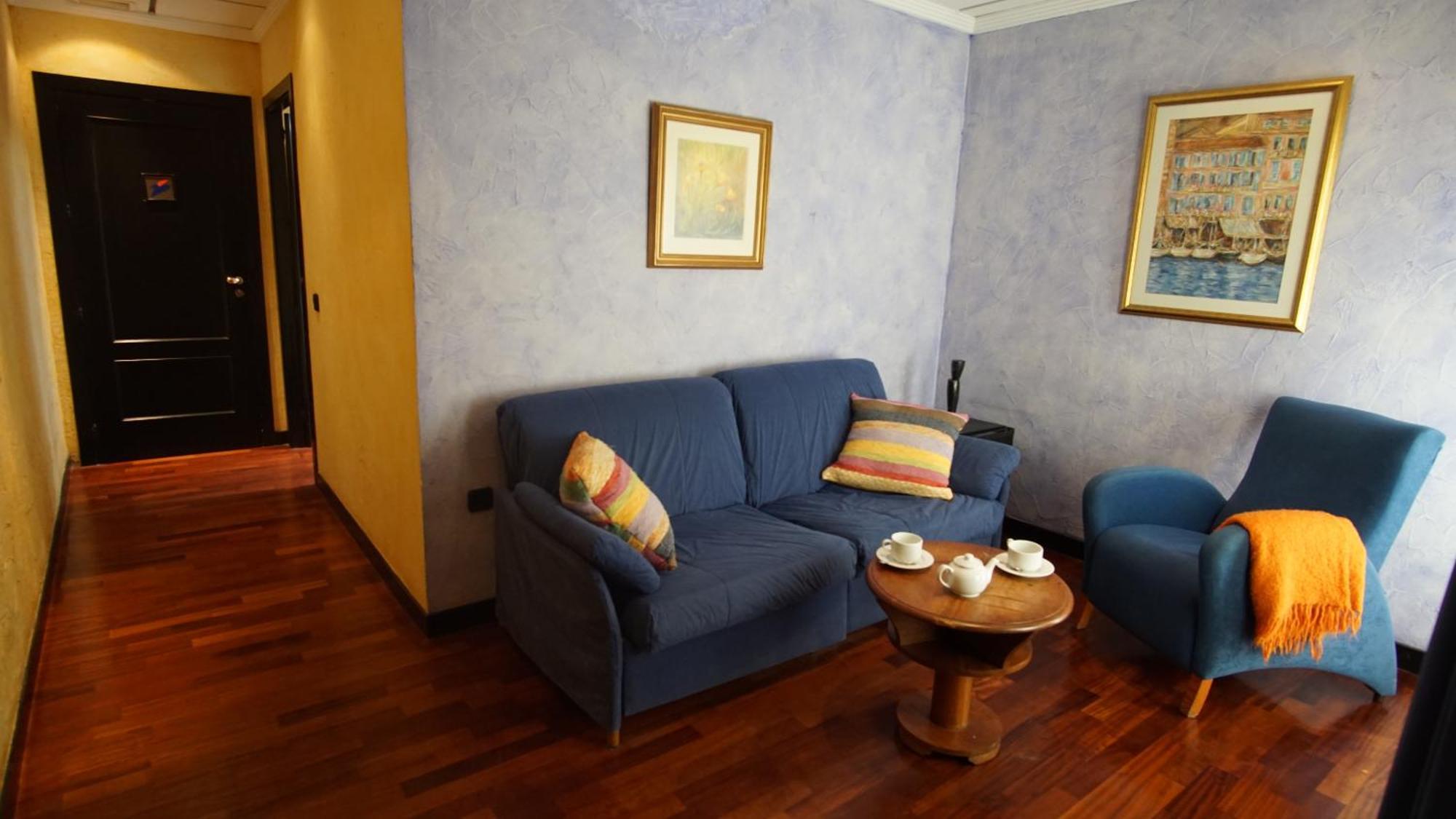 Hotel Tikar Garrucha Luaran gambar