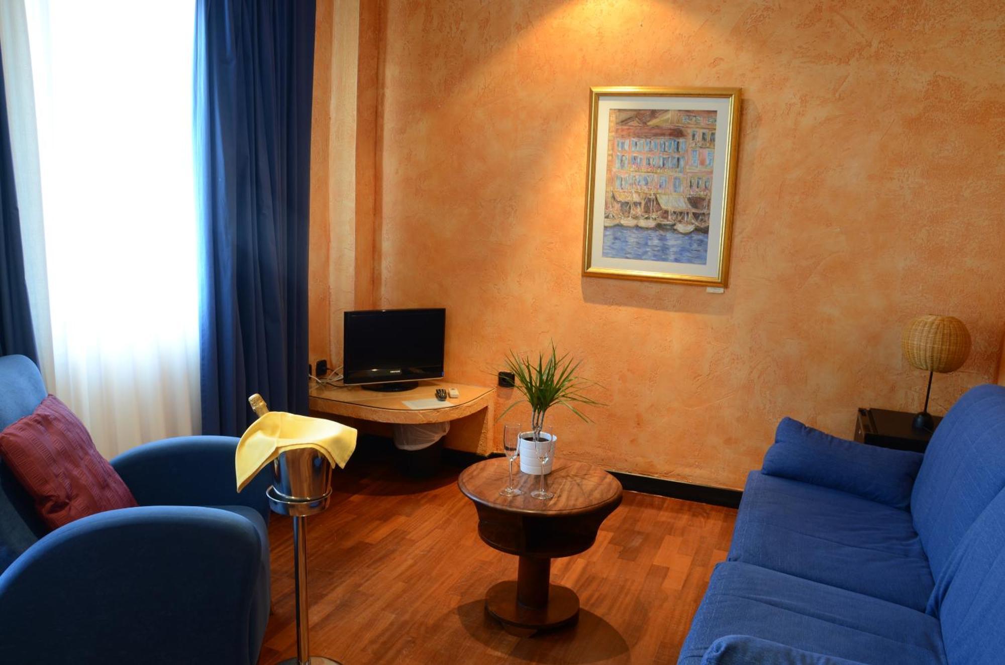 Hotel Tikar Garrucha Luaran gambar