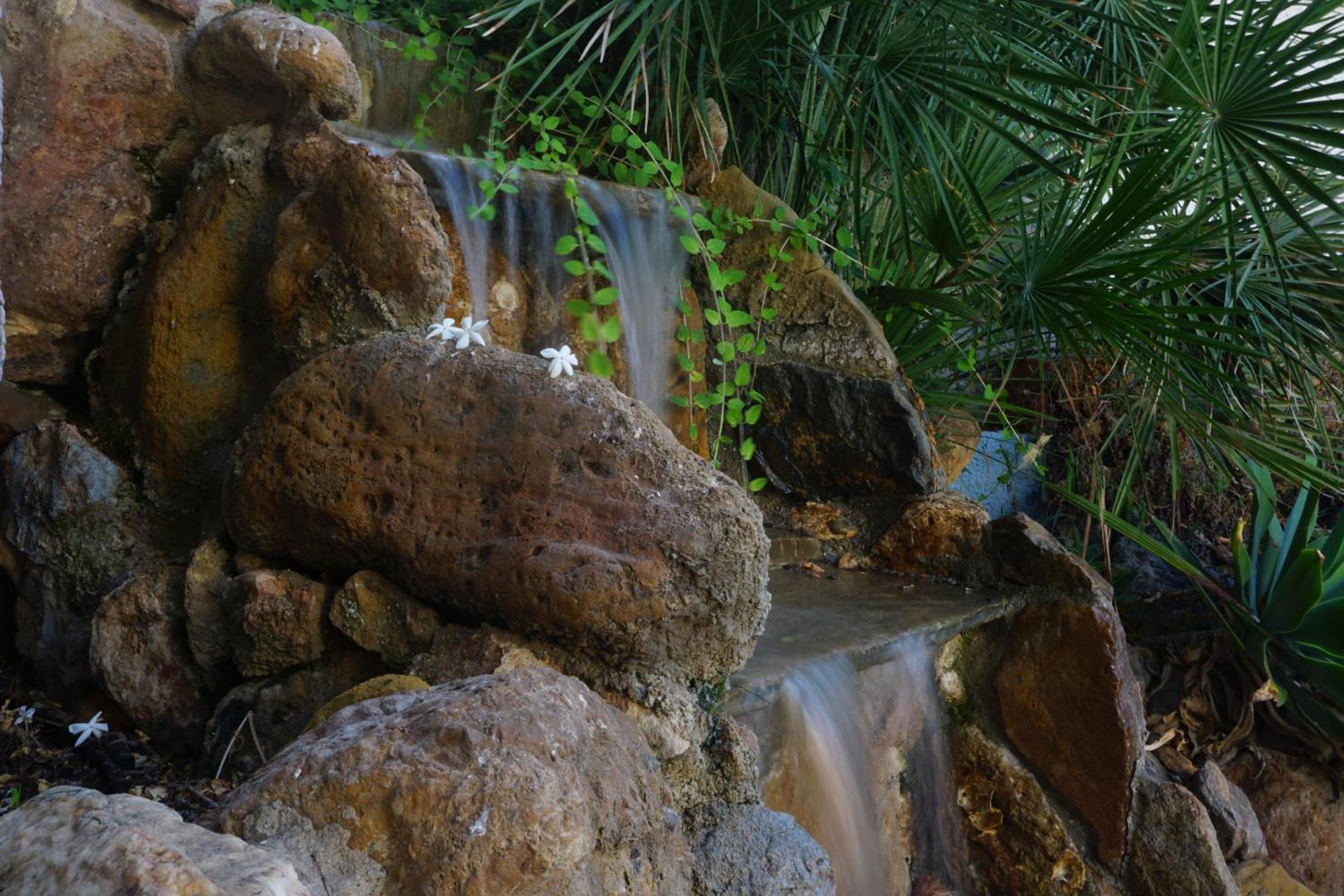 Hotel Tikar Garrucha Luaran gambar