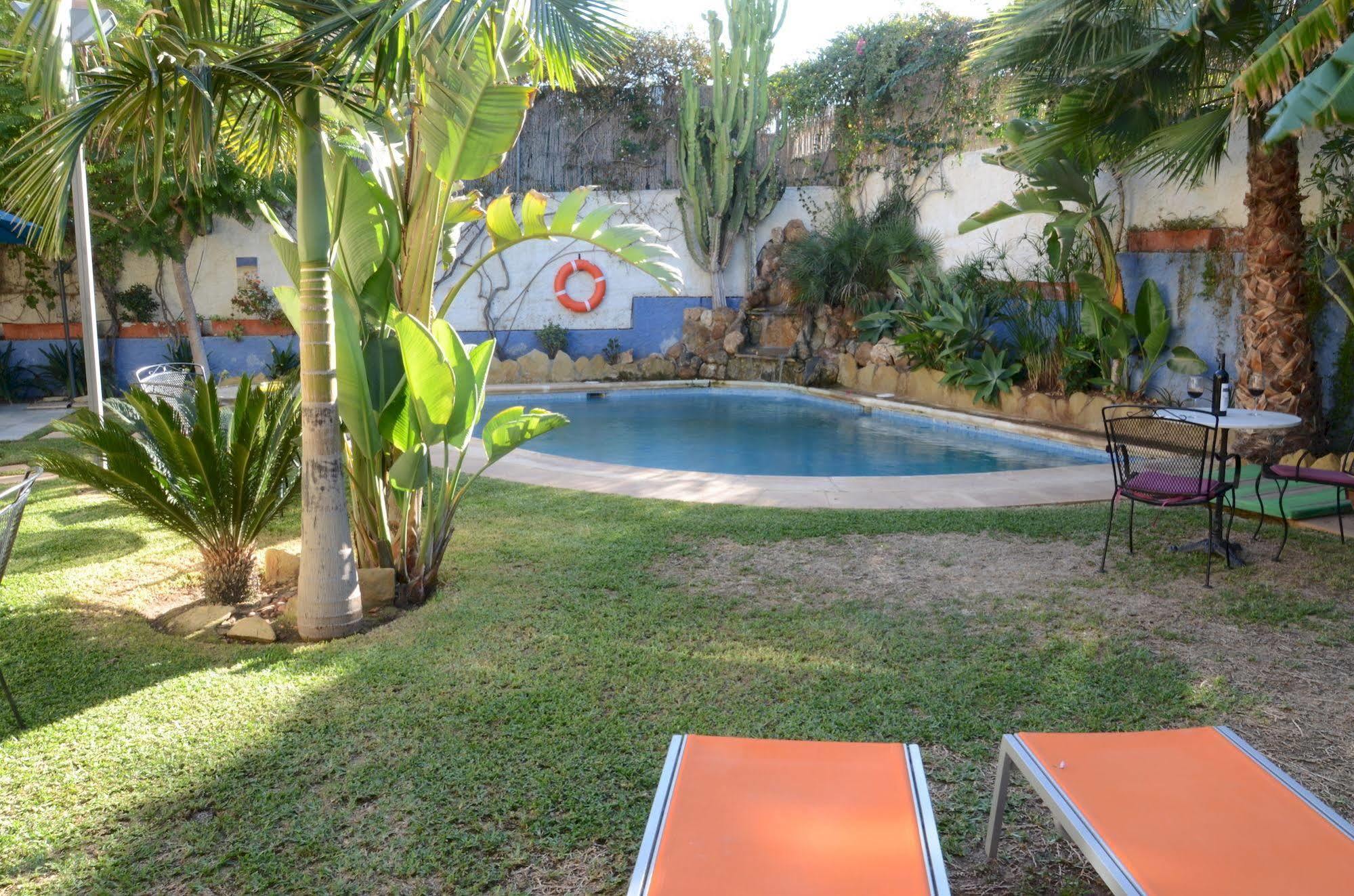 Hotel Tikar Garrucha Luaran gambar